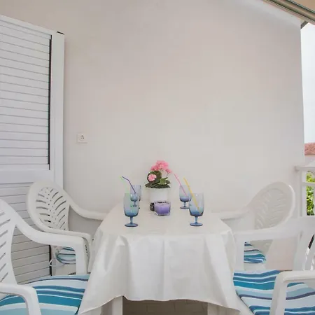 Apartment Branko Lemac Brodarica (Sibenik-Knin)